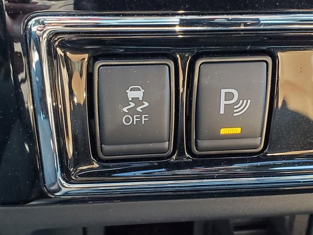 Used 2024 Nissan Titan Platinum Reserve w/ Moonroof Package image 23