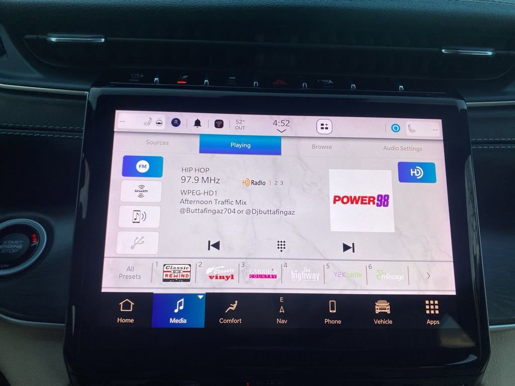 Used 2023 Jeep Grand Cherokee Limited image 21