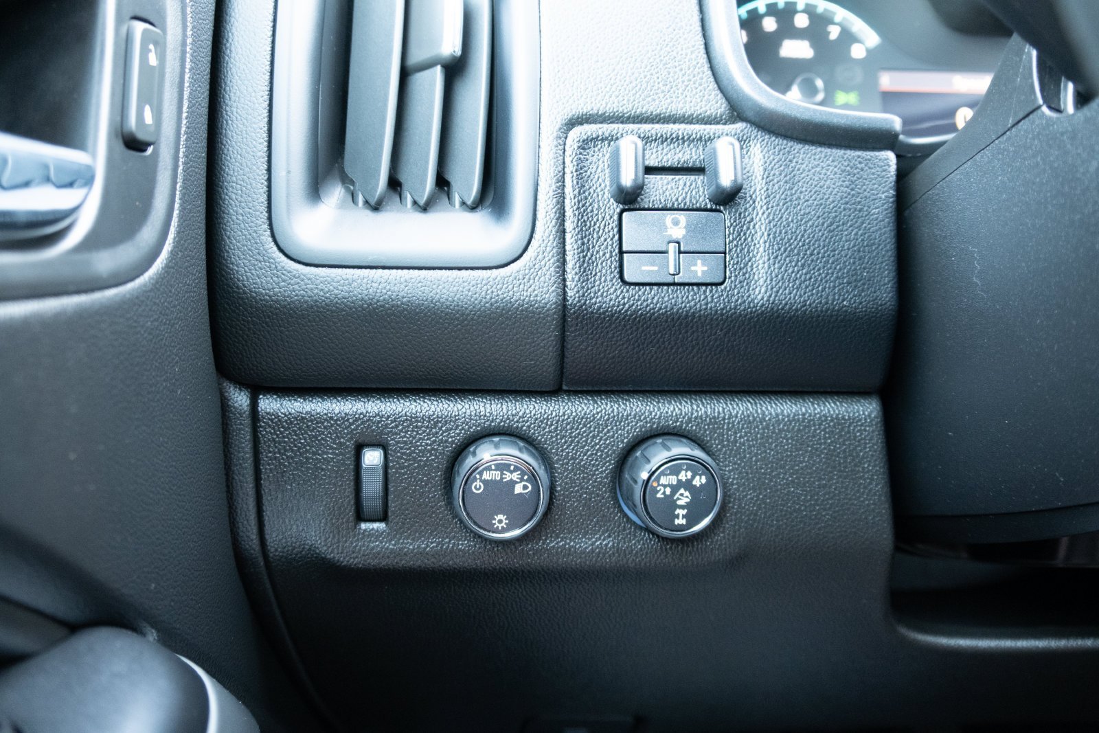 Used 2019 Chevrolet Colorado ZR2 AWD/4WD image 10