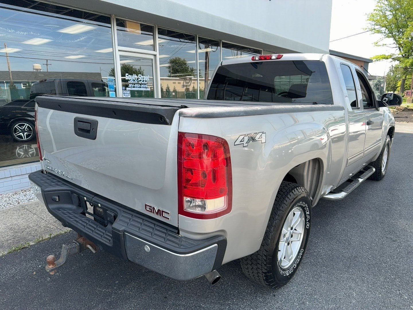 Used 2009 GMC Sierra 1500 SLE w/ Power Pack Plus AWD/4WD image 3