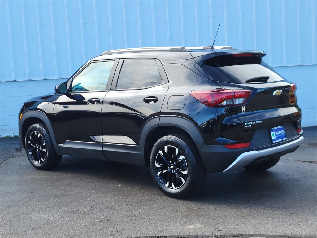 Used 2023 Chevrolet TrailBlazer LT w/ Convenience Package image 3