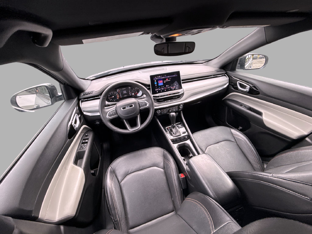 Used 2023 Jeep Compass Limited w/ Elite Group AWD/4WD image 16