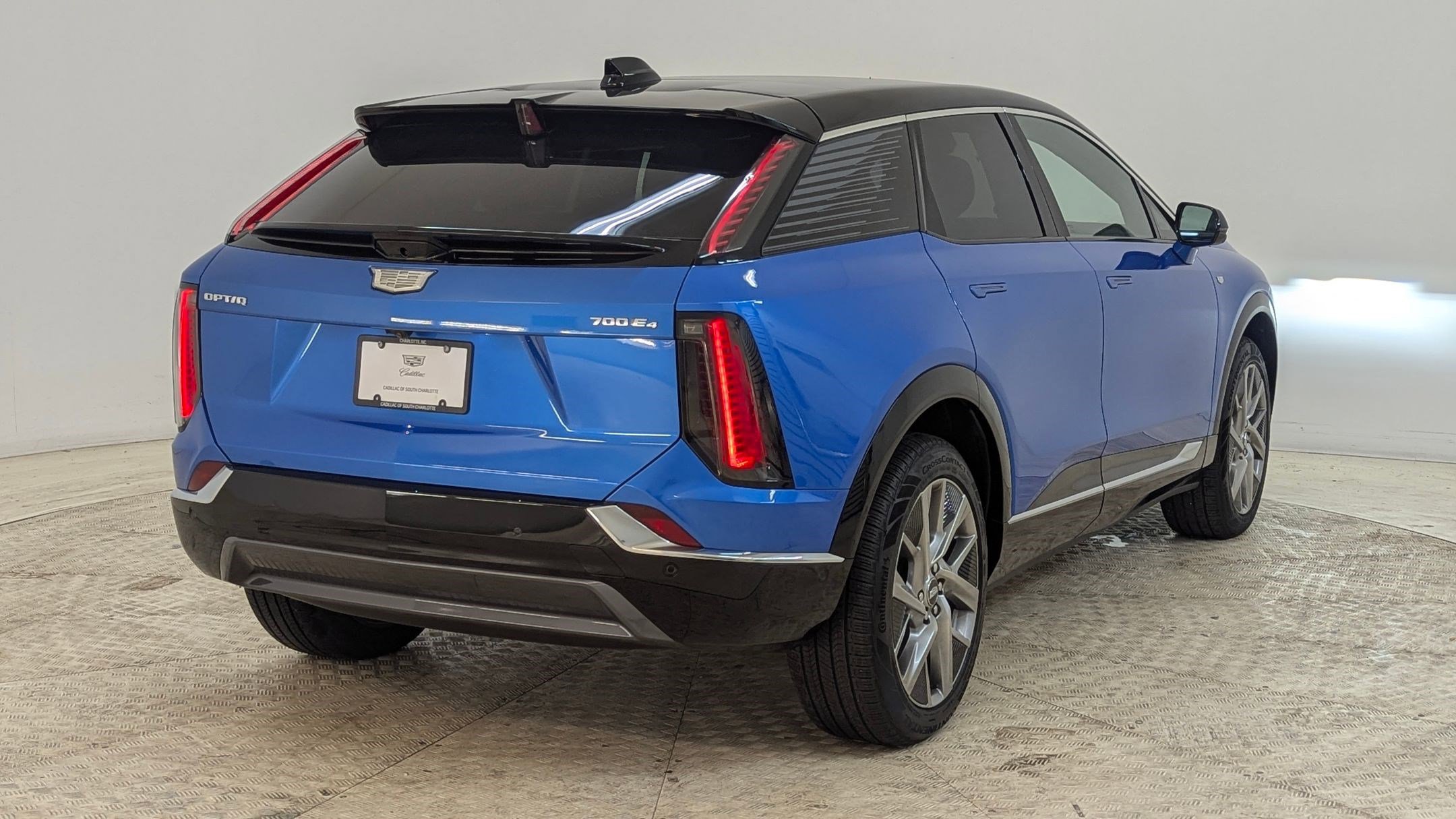 New 2026 Cadillac Optiq Luxury 1 w/ LPO, Floor Liner Package AWD/4WD image 9