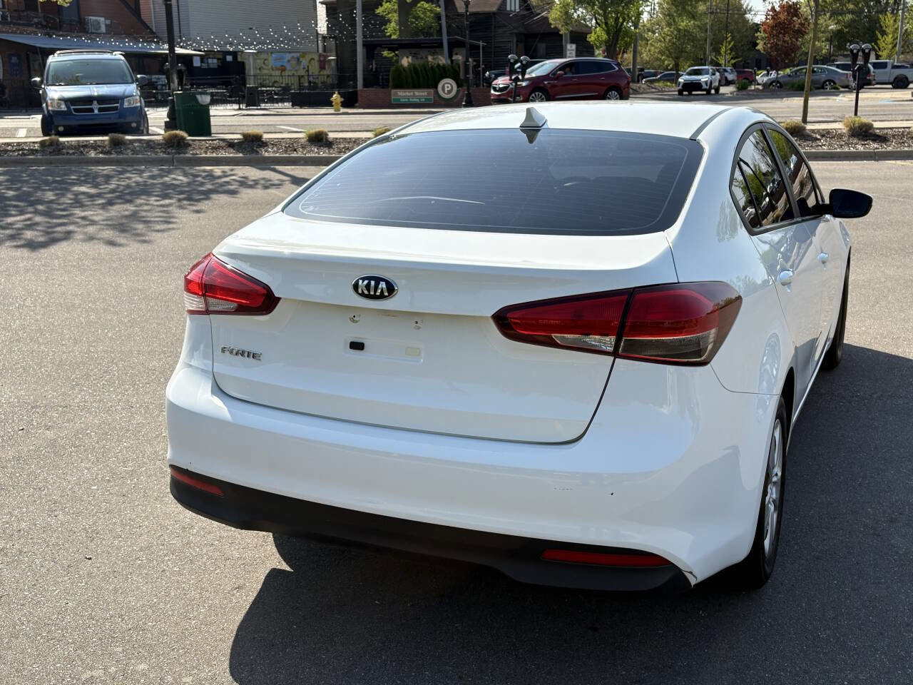 Used 2017 Kia Forte LX image 12