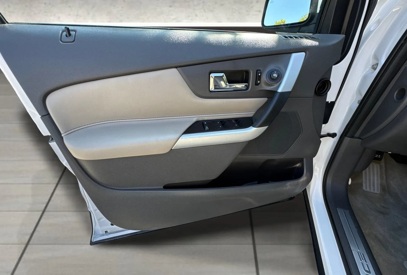 Used 2011 Ford Edge Limited w/ Driver Entry Pkg FWD image 65