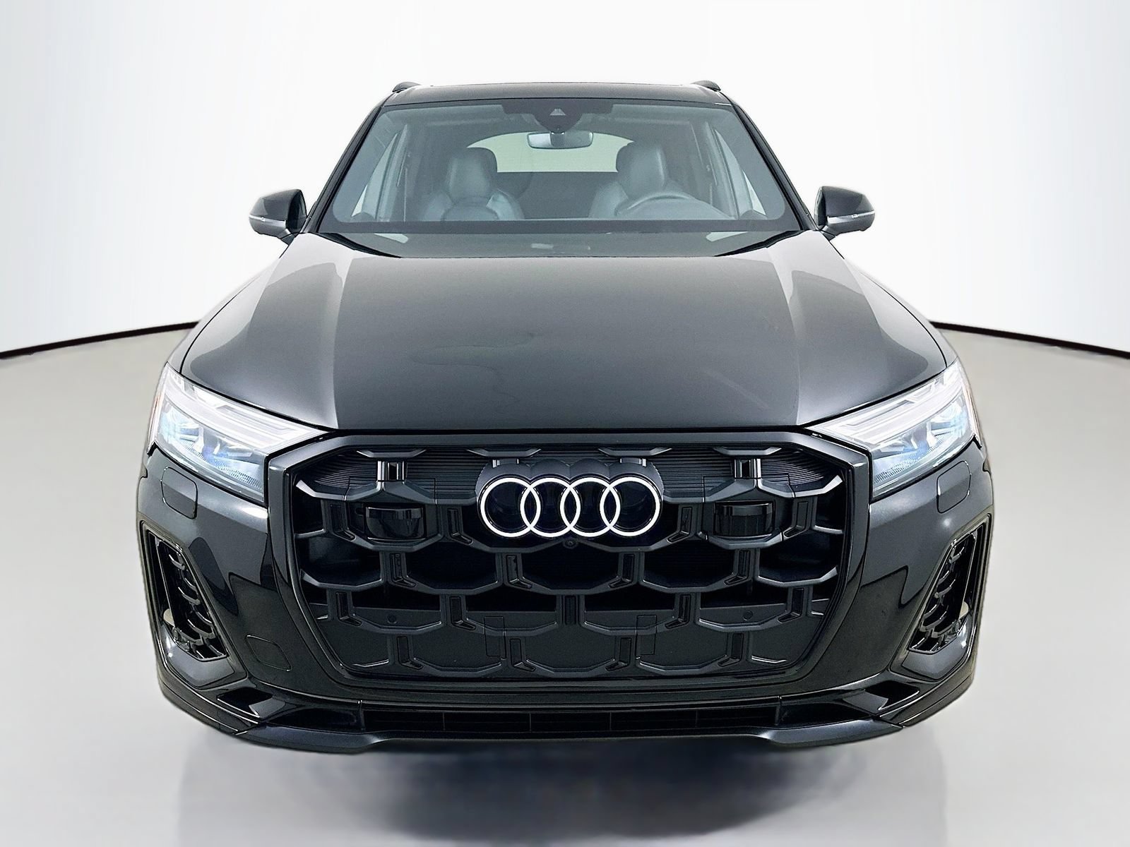 New 2026 Audi SQ7 Premium Plus AWD/4WD image 2