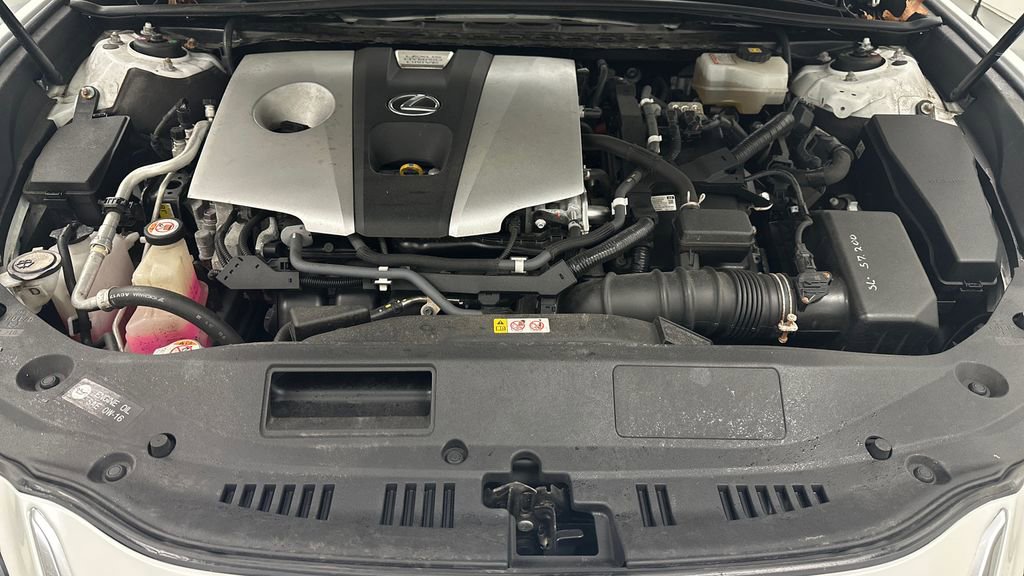 Used 2019 Lexus ES 300h image 11