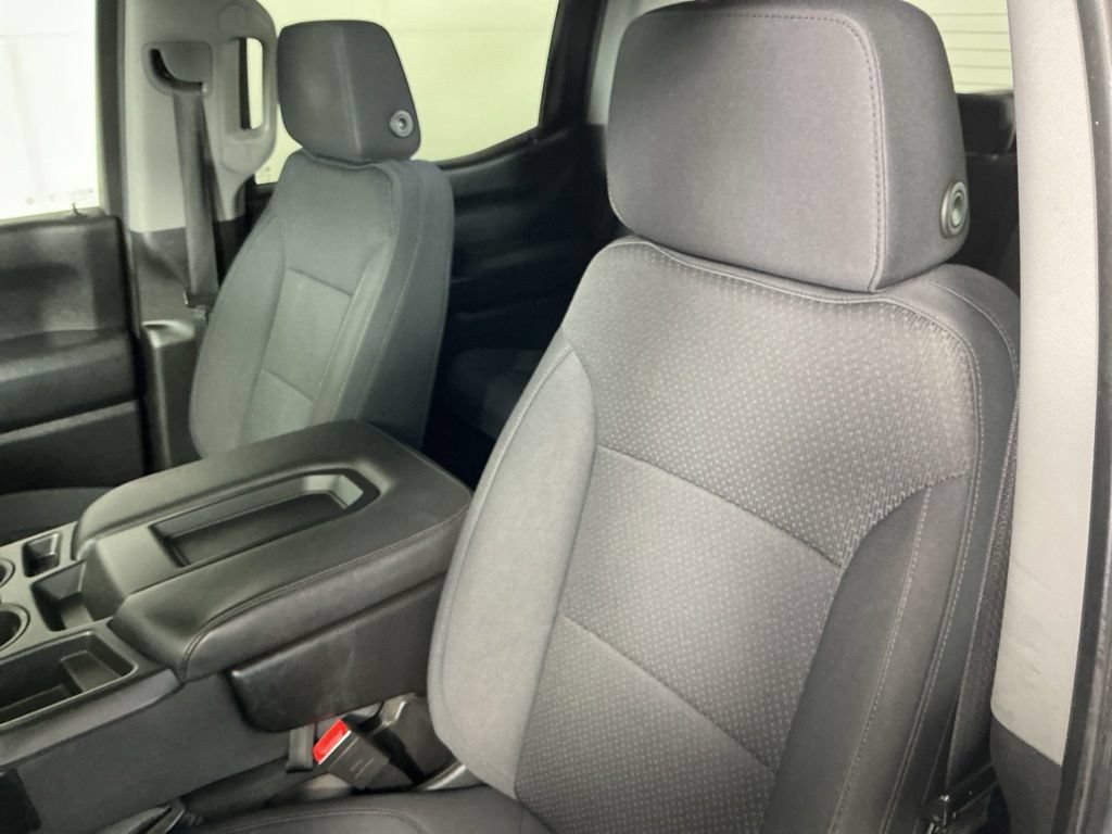 Used 2020 Chevrolet Silverado 1500 Custom w/ Custom Max Trailering Package AWD/4WD image 9