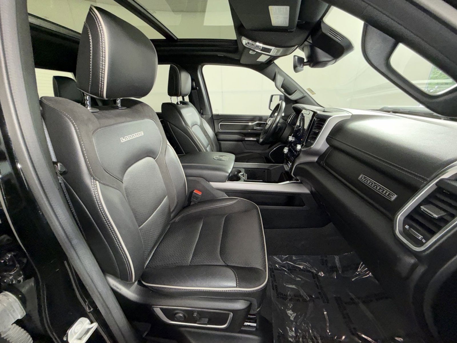 Used 2023 RAM 1500 Laramie image 28