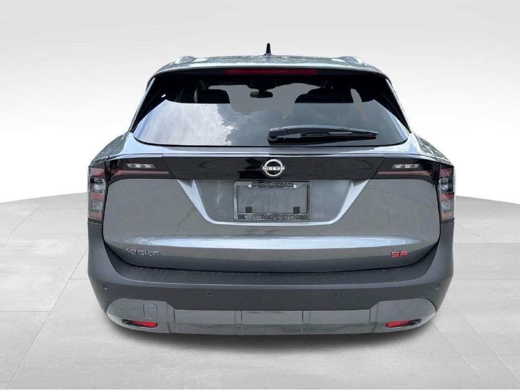 New 2026 Nissan Kicks SR FWD image 7