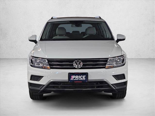 Used 2021 Volkswagen Tiguan SE w/ Panoramic Sunroof Package FWD image 2