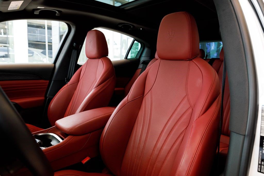 Certified 2023 Maserati Grecale Modena AWD/4WD image 10