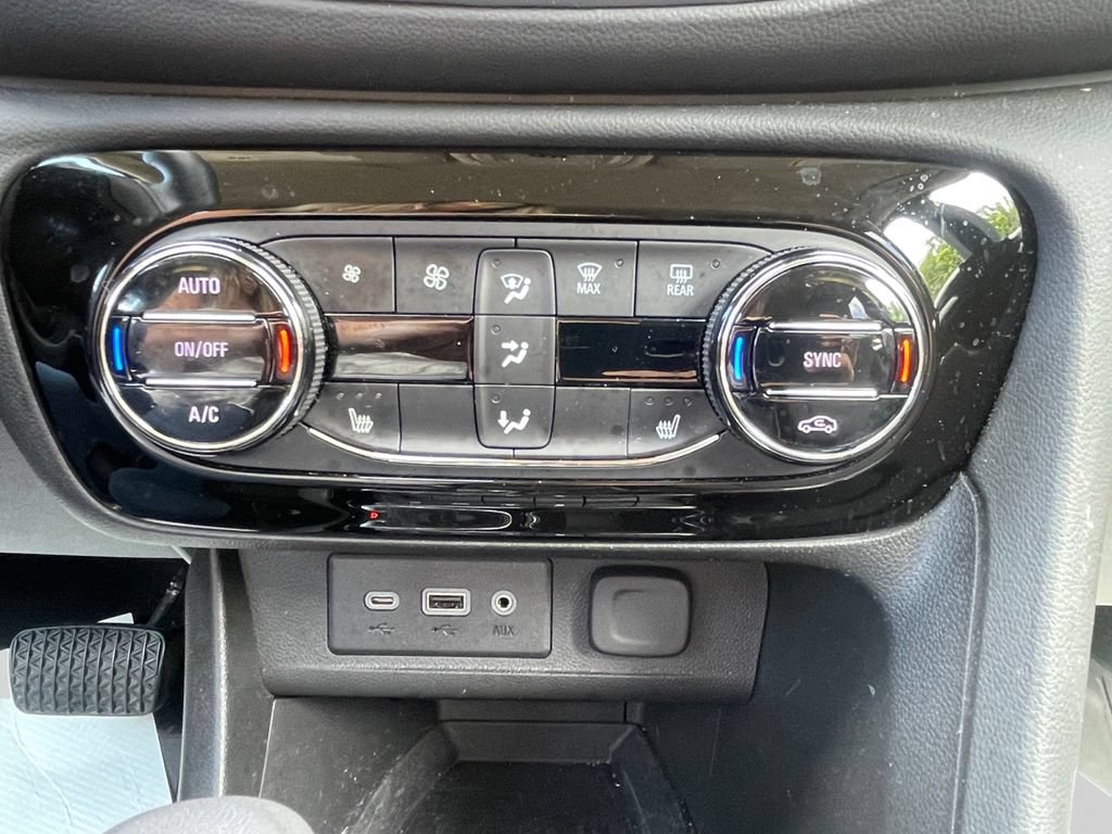 Used 2023 Buick Encore GX Select w/ Sport Touring Package AWD/4WD image 23