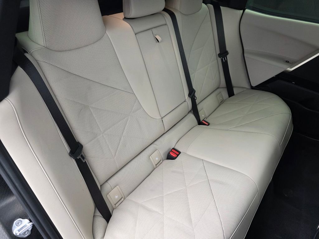 Used 2023 BMW iX xDrive50 w/ Sport Package image 25