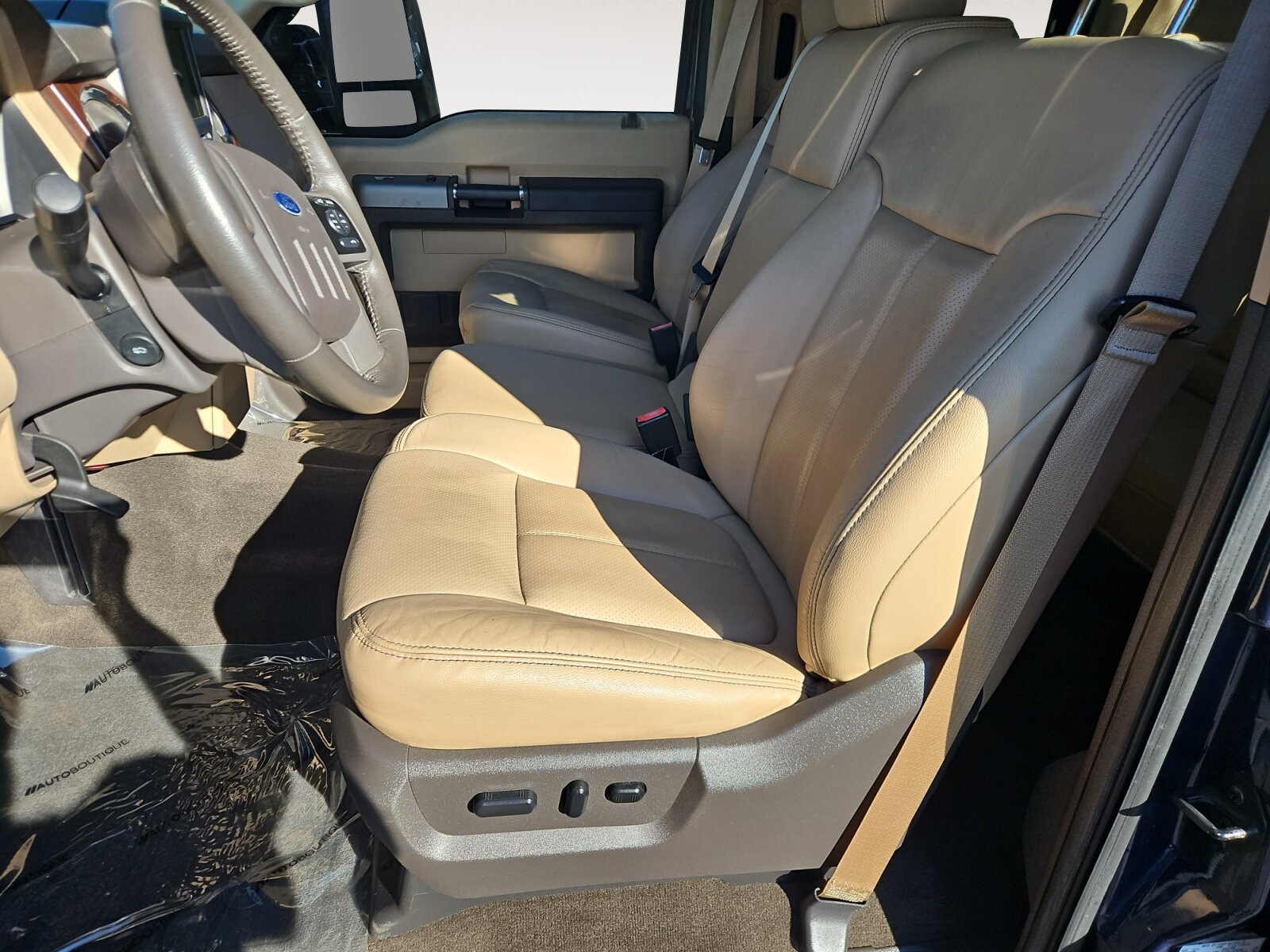 Used 2016 Ford F350 Lariat AWD/4WD image 9