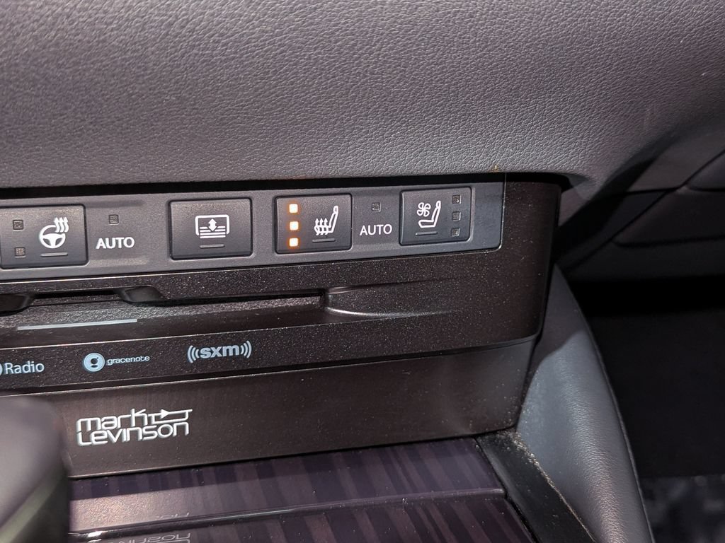 Used 2019 Lexus ES 350 Ultra Luxury w/ Accessory Package FWD image 22