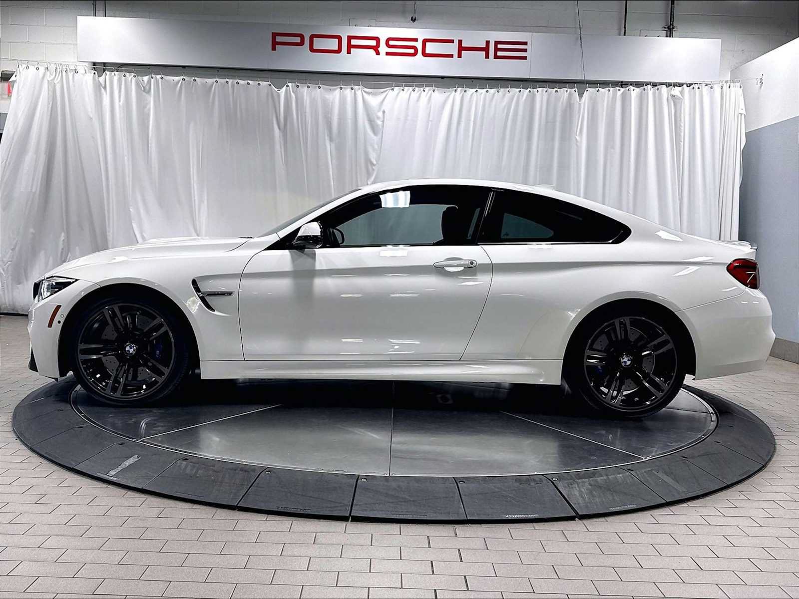 Used 2019 BMW M4 Coupe w/ Executive Package RWD image 2