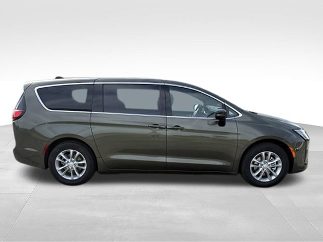 New 2027 Chrysler Pacifica Select FWD image 19