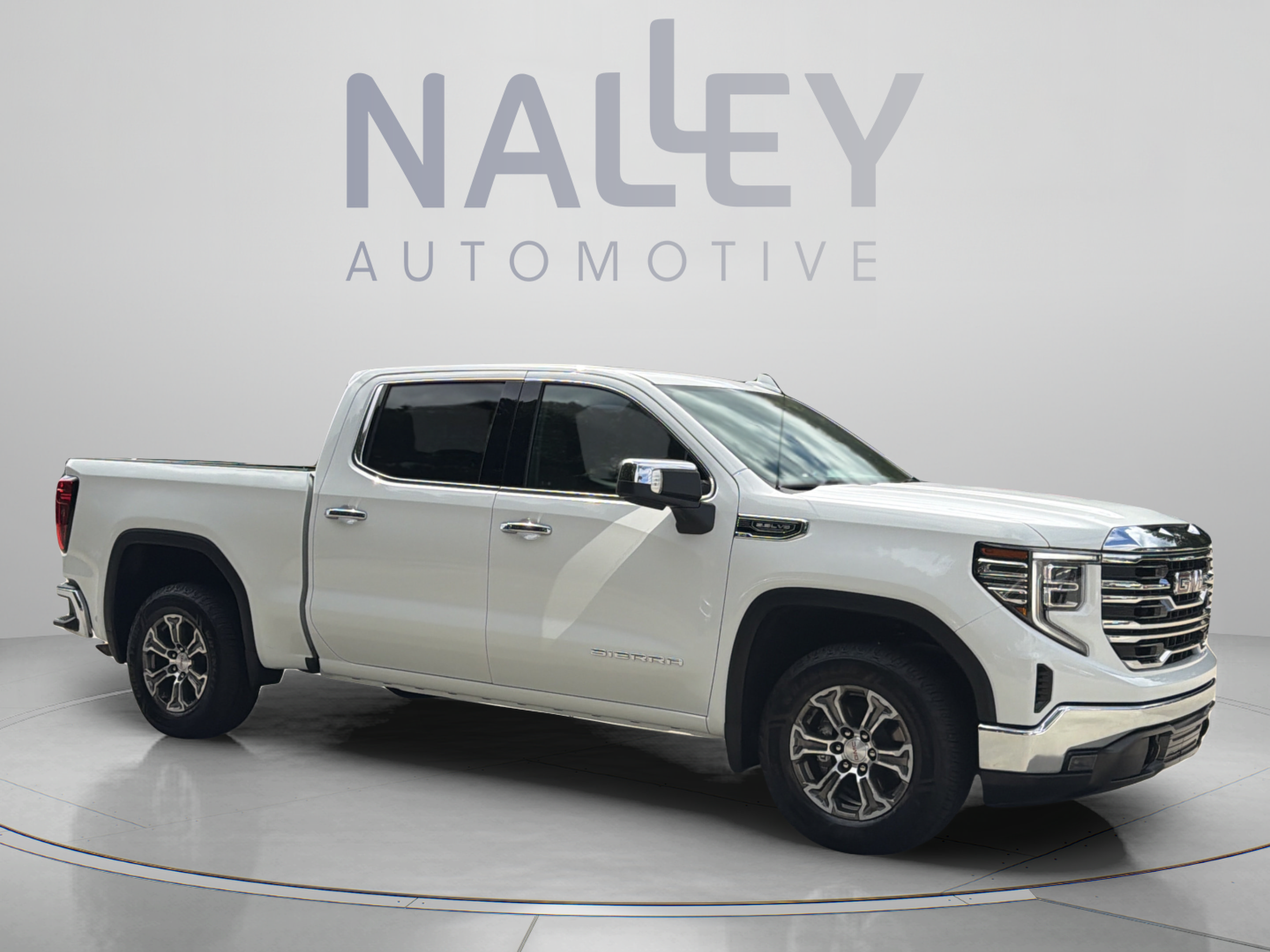 Used 2025 GMC Sierra 1500 SLT RWD image 5