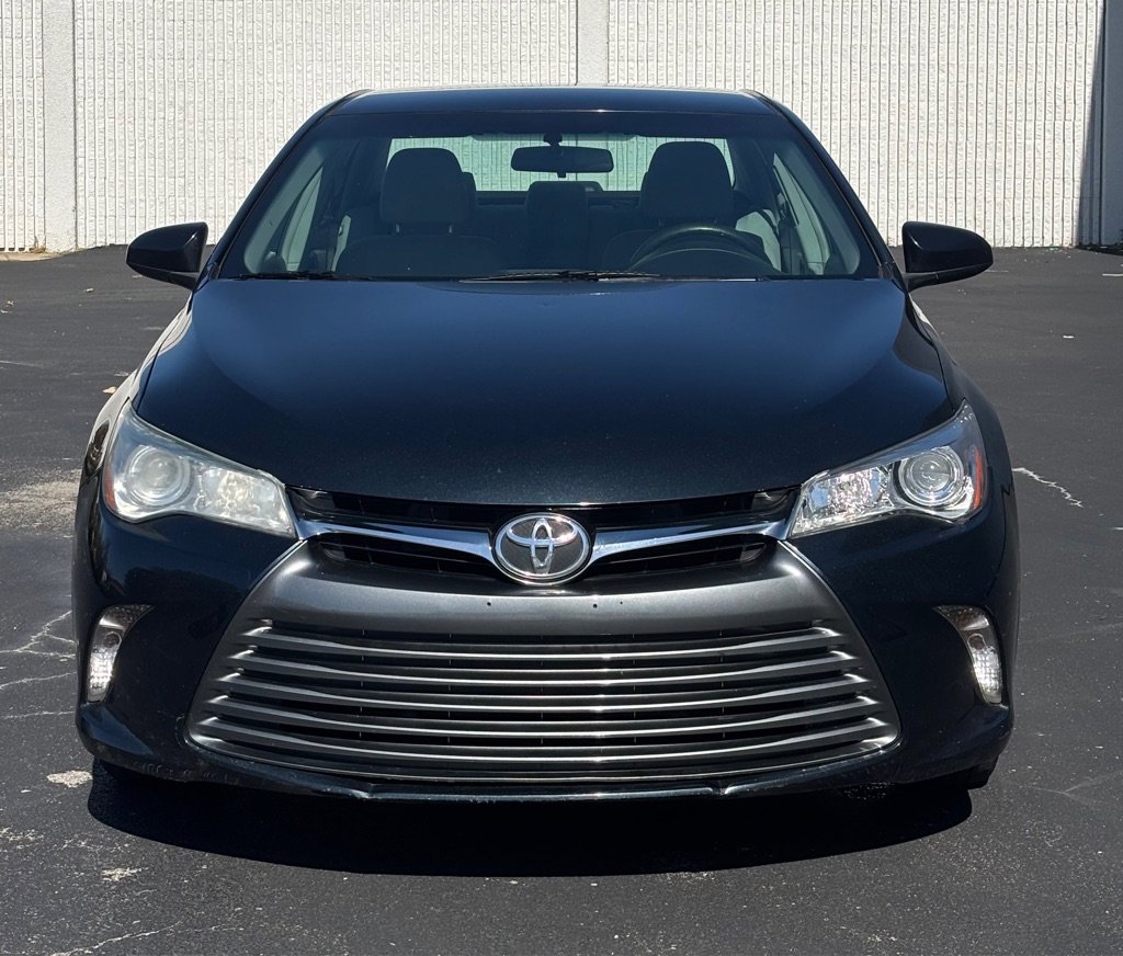Used 2015 Toyota Camry LE image 5