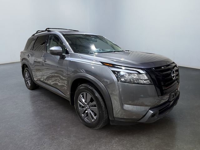 Used 2023 Nissan Pathfinder SV w/ SV Premium Package AWD/4WD image 7