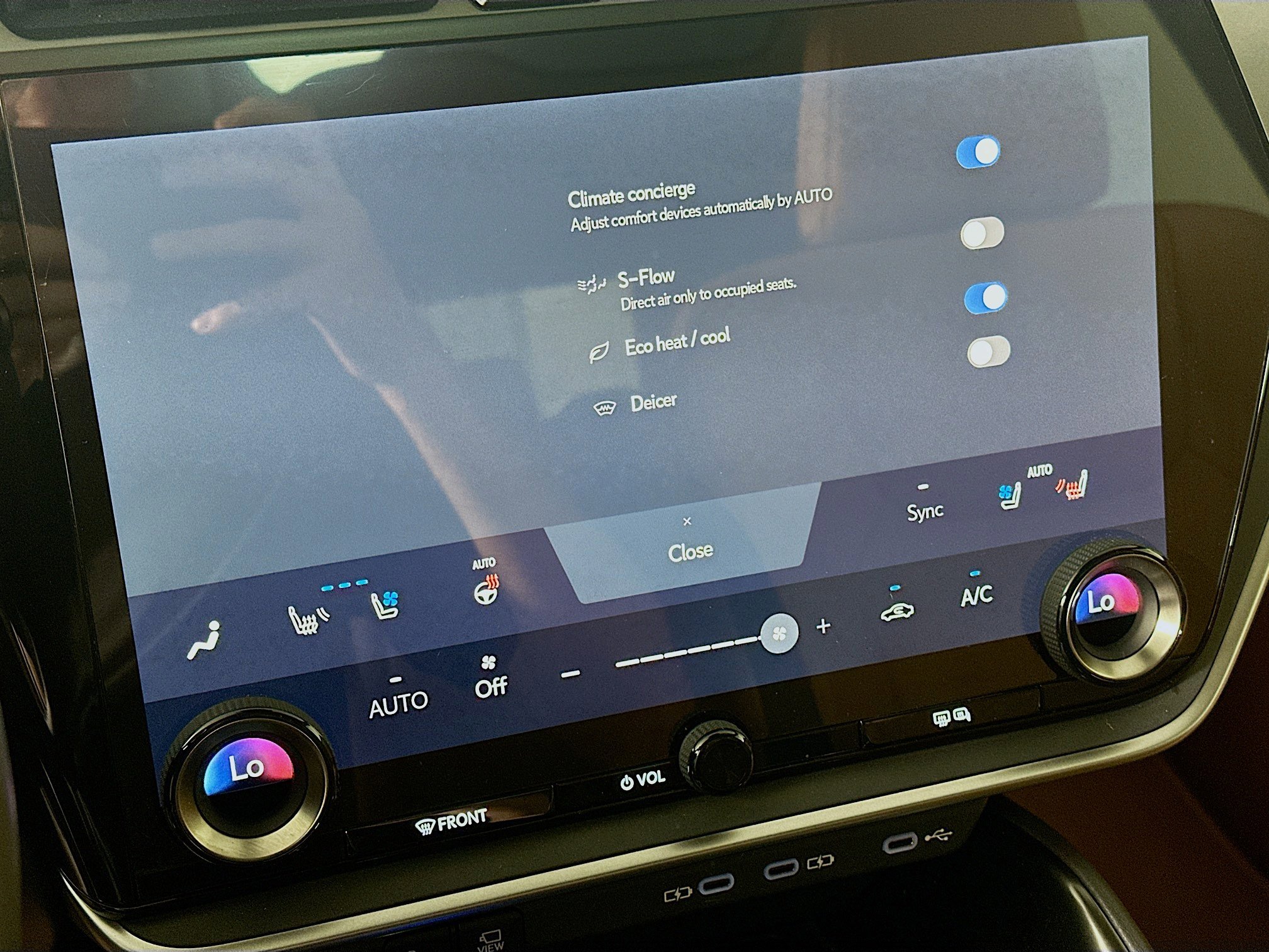 Used 2023 Lexus RZ 450e Premium w/ Technology Package image 24