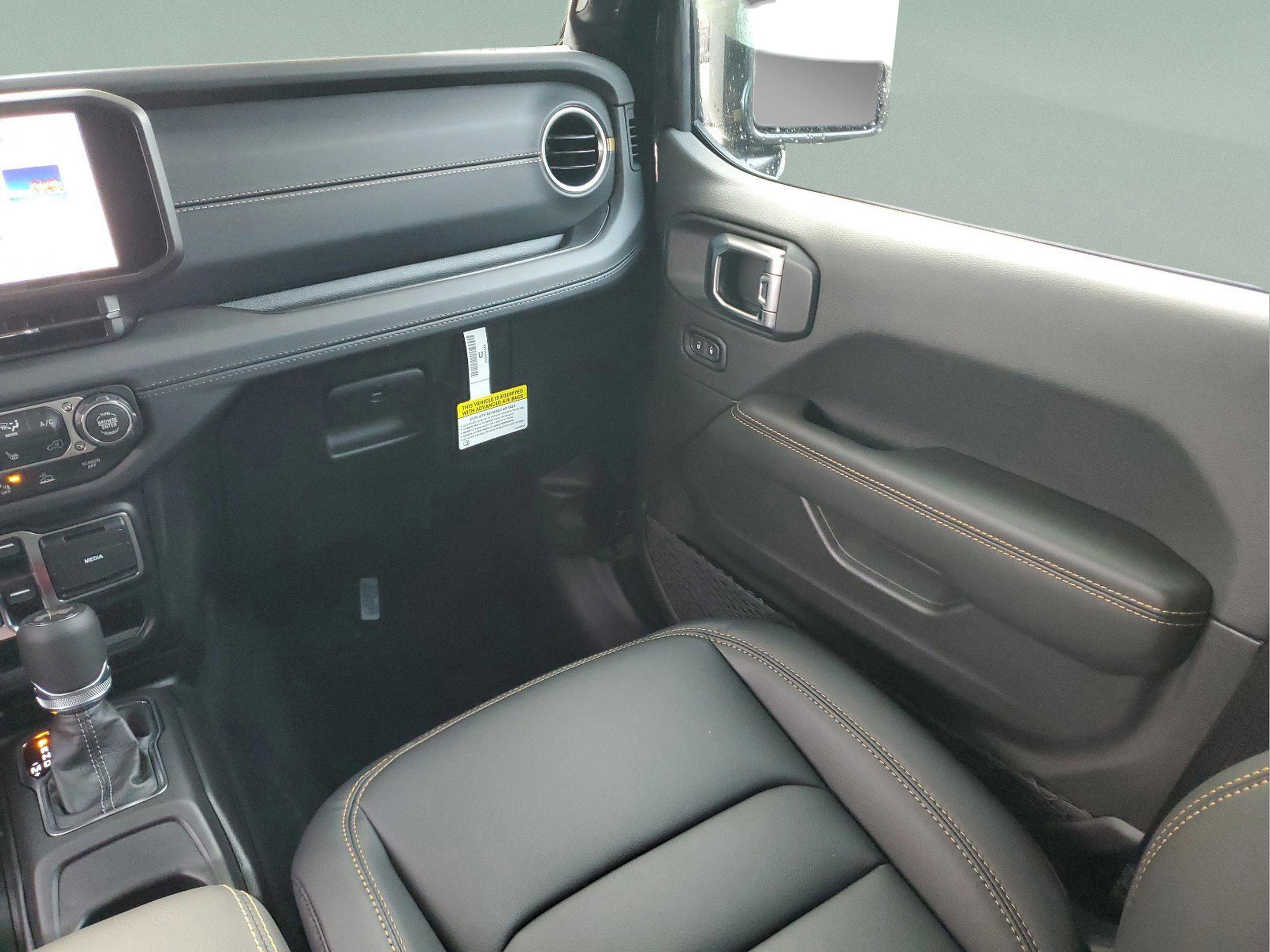 New 2026 Jeep Wrangler Unlimited Sahara AWD/4WD image 25