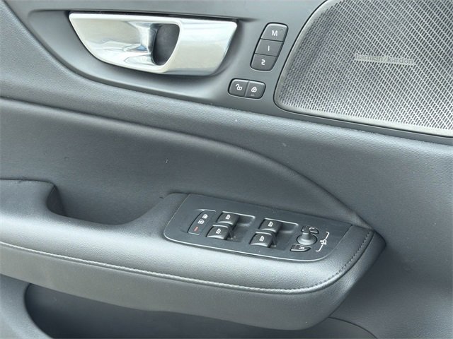 Used 2024 Volvo S60 B5 Plus image 30
