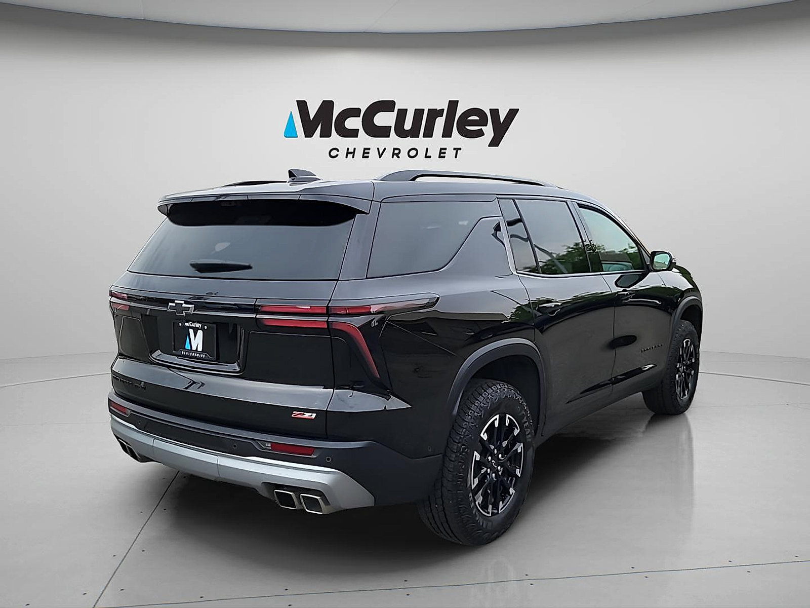 Used 2024 Chevrolet Traverse Z71 w/ Enhanced Driving Package AWD/4WD image 7