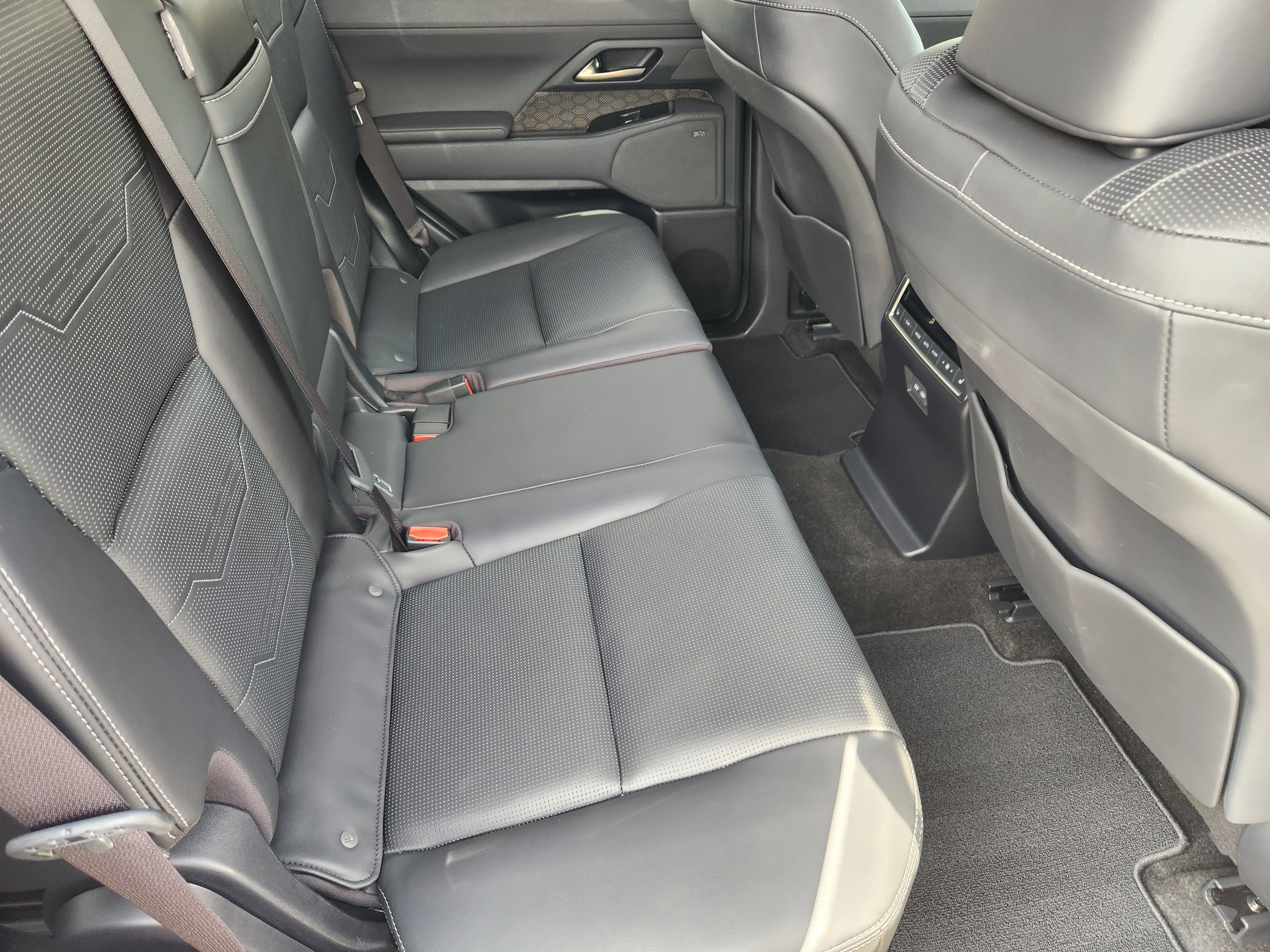 Used 2024 Lexus GX 550 image 38