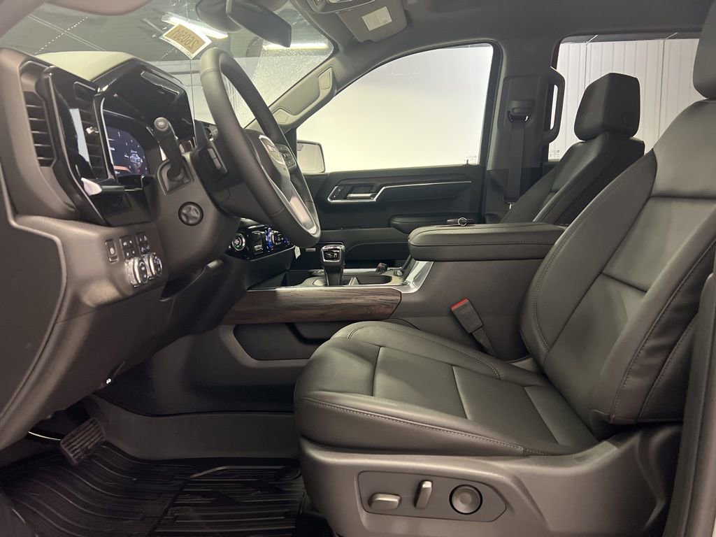 New 2026 GMC Sierra 1500 SLT w/ SLT Premium Plus Package image 8
