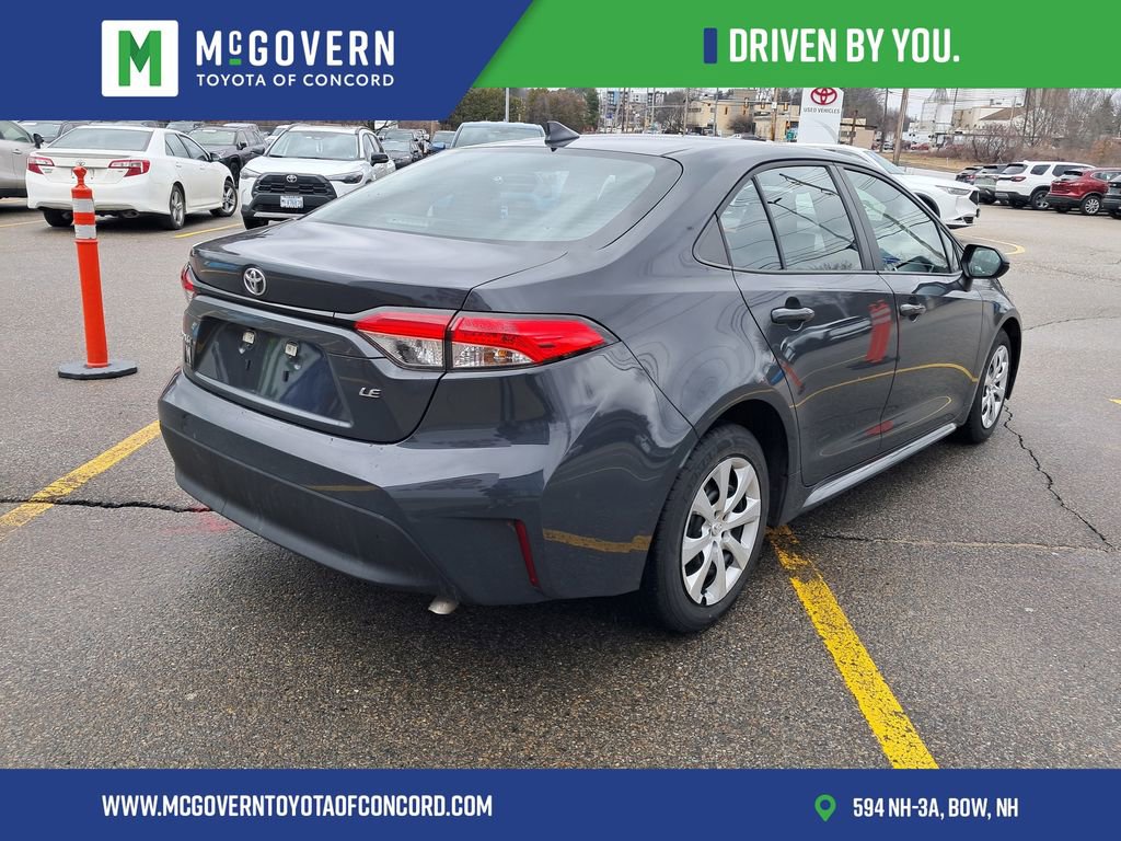 Used 2023 Toyota Corolla LE image 3