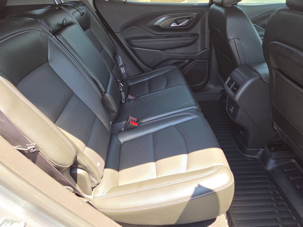 Used 2024 GMC Terrain SLT AWD/4WD image 19
