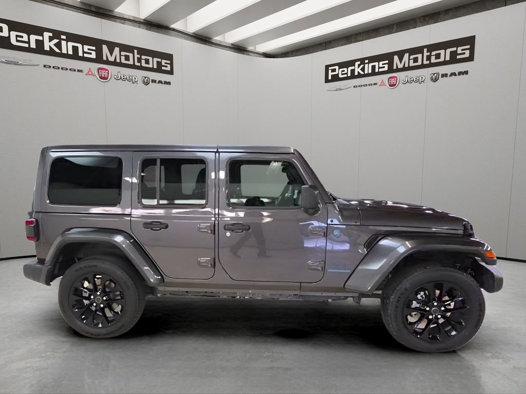 Certified 2025 Jeep Wrangler Unlimited Sahara w/ Safety Group AWD/4WD image 6