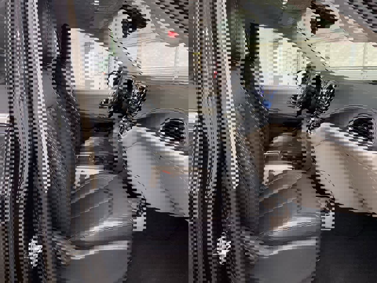 Used 2024 Chrysler Pacifica Select image 19