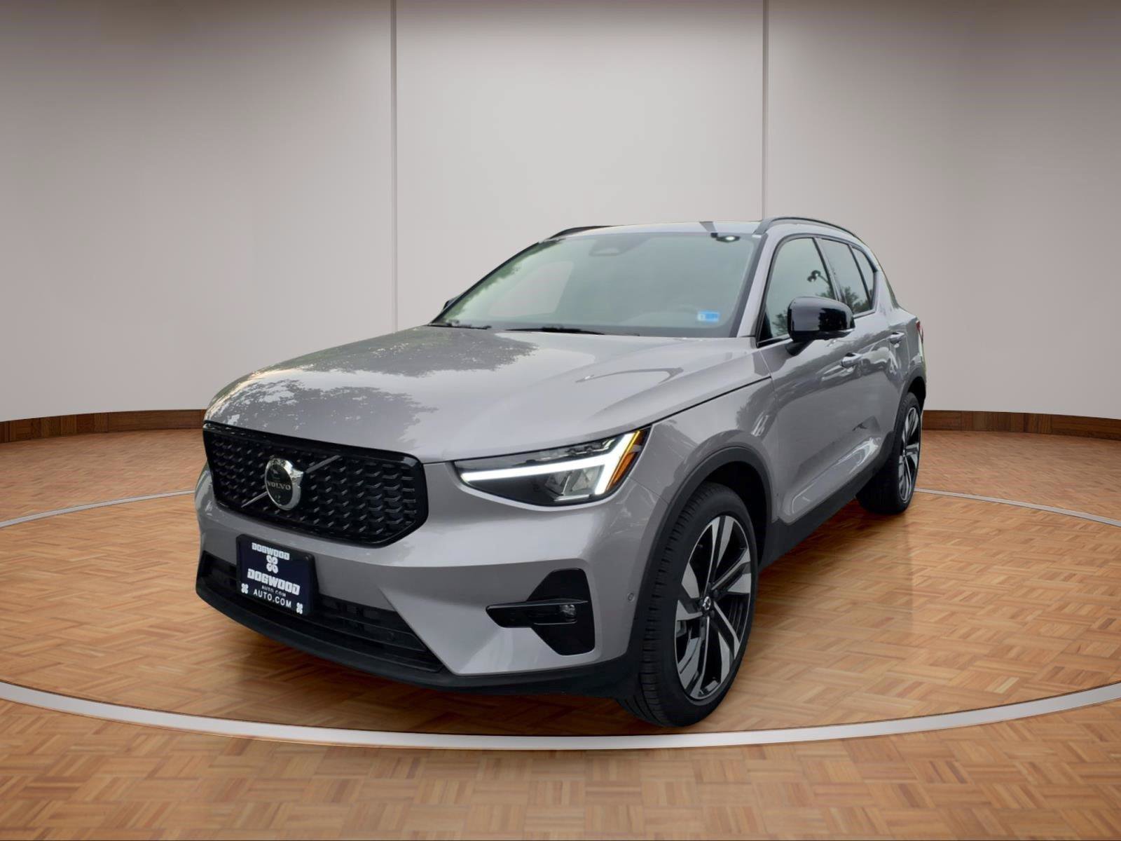 New 2026 Volvo XC40 B5 Plus w/ Climate Package AWD/4WD image 3