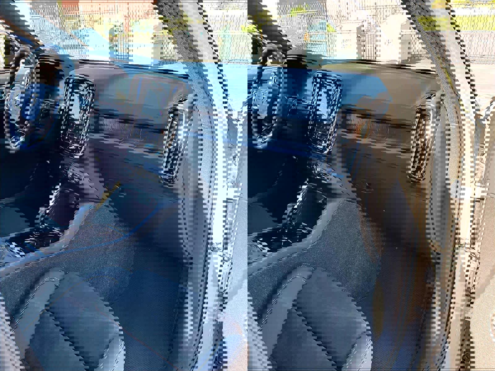 Used 2024 Volvo XC40 Recharge Plus w/ Protection Package Premier image 19