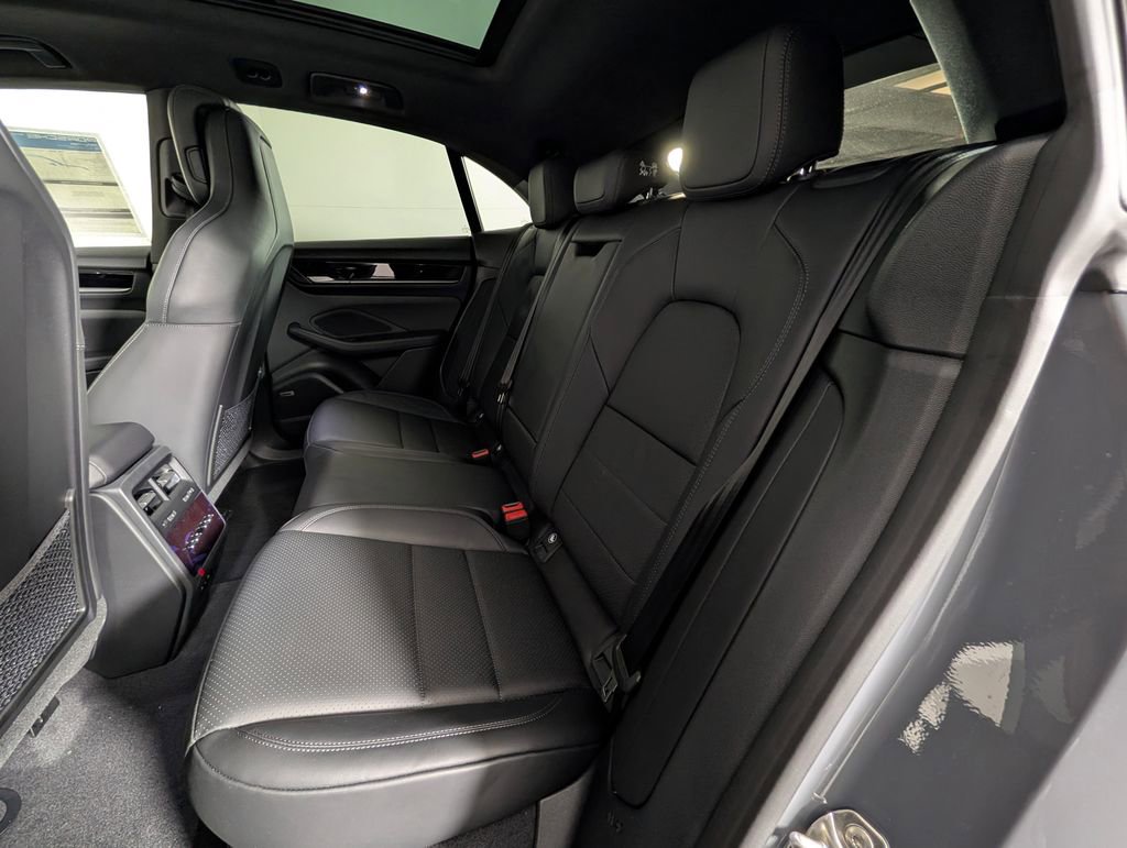 New 2026 Porsche Macan Electric image 25