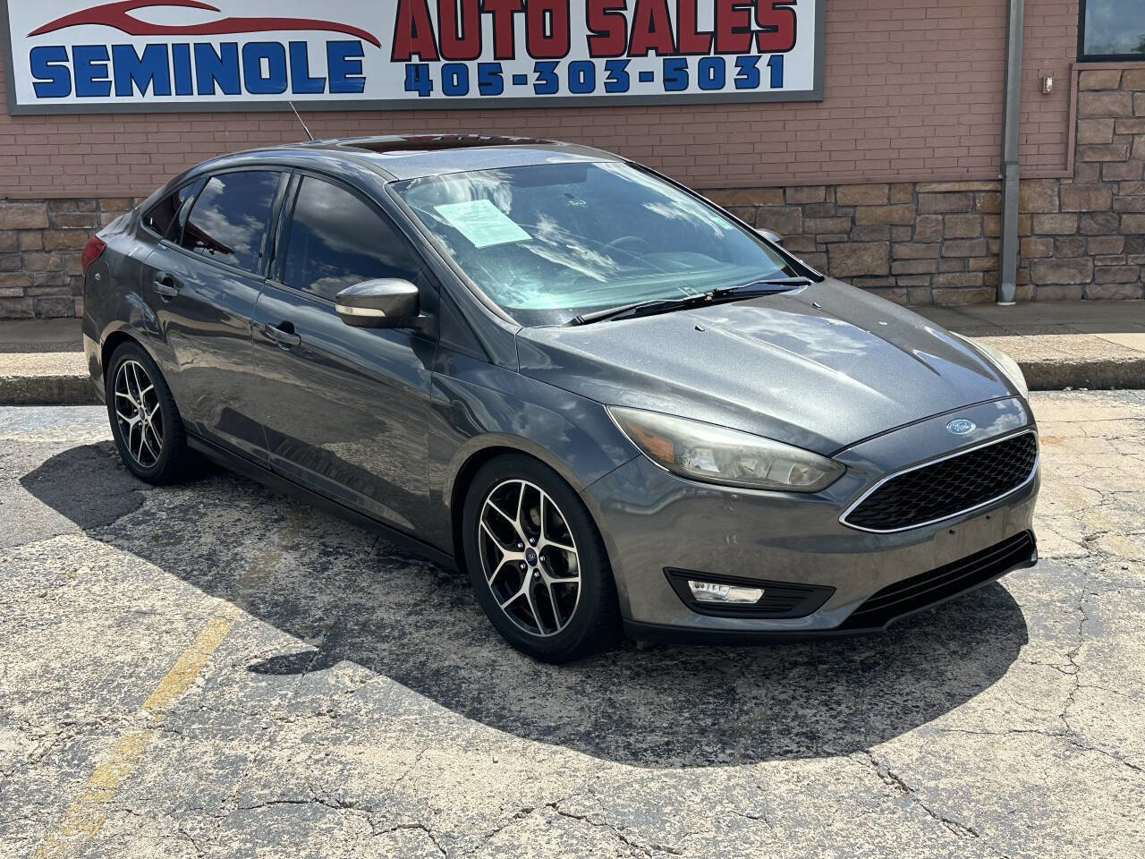 Used 2017 Ford Focus SEL FWD image 3