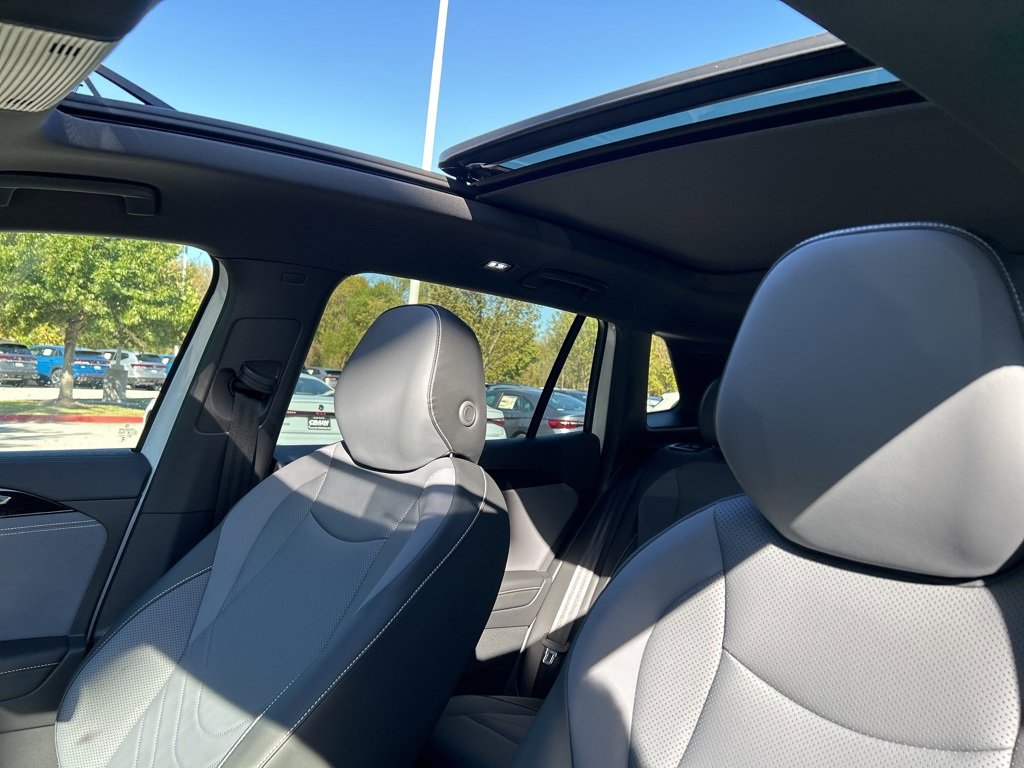 New 2026 Volkswagen Tiguan SE R-Line image 25