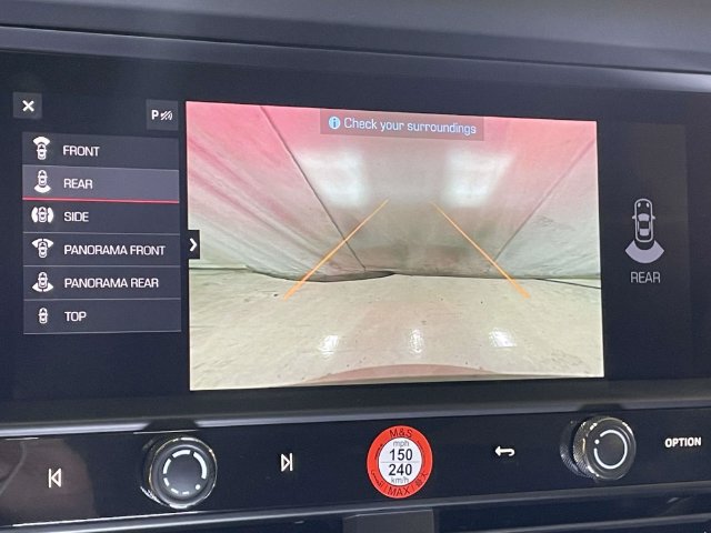 Certified 2026 Porsche Macan Turbo AWD/4WD image 34