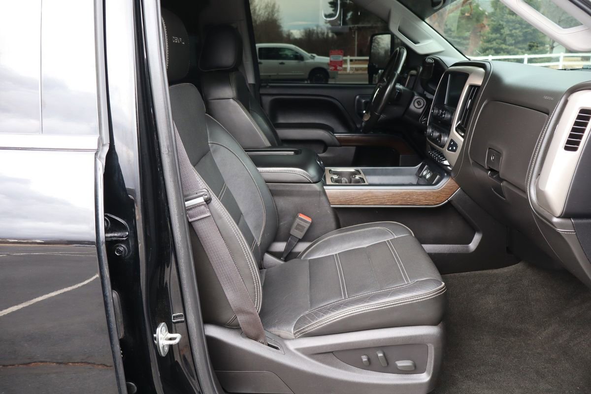 Used 2017 GMC Sierra 2500 Denali w/ Duramax Plus Package image 22