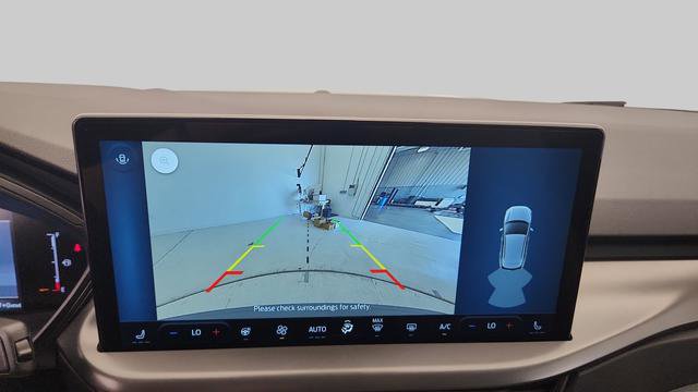 New 2026 Ford Escape SE w/ Class II Trailer Tow Package image 16