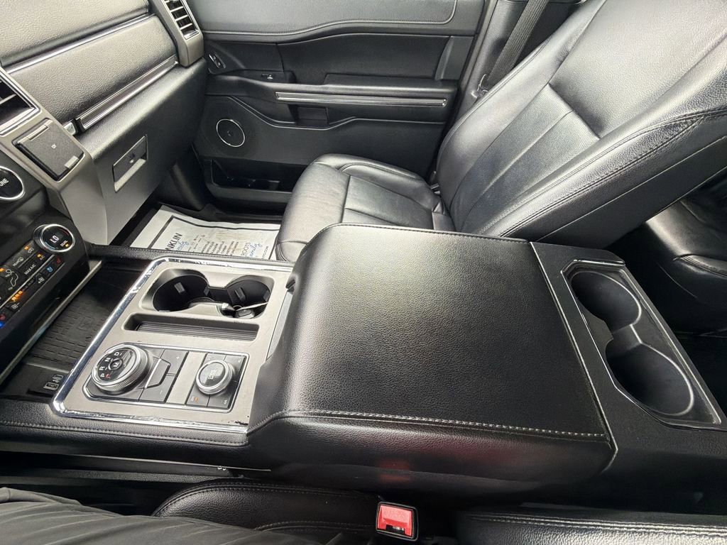 Used 2020 Ford Expedition XLT w/ Equipment Group 202A AWD/4WD image 27