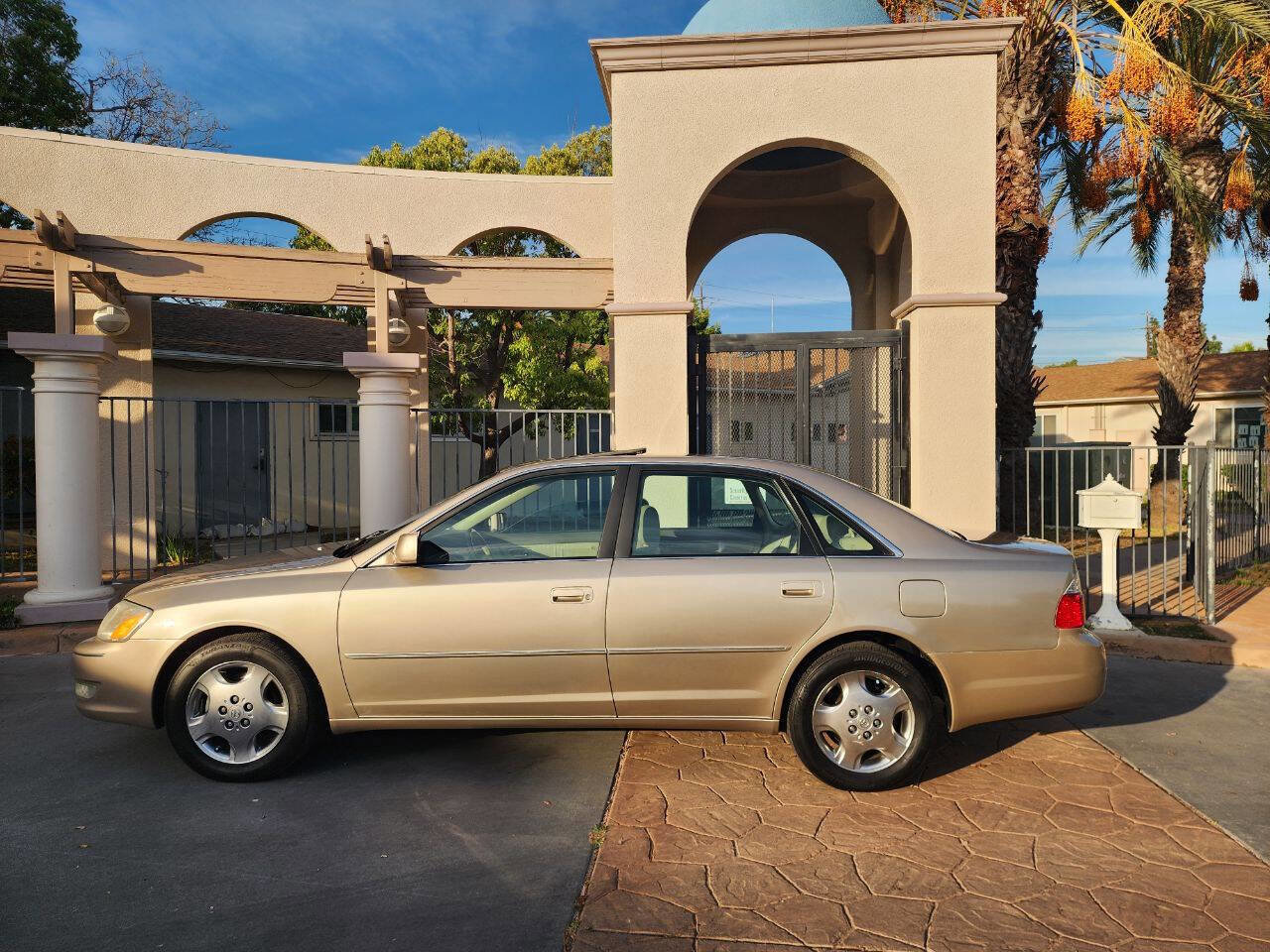 Used 2003 Toyota Avalon XLS FWD image 6