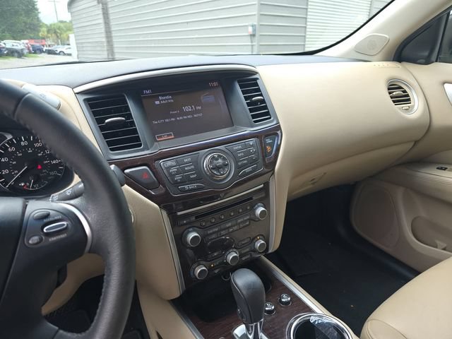 Used 2016 Nissan Pathfinder Platinum FWD image 18