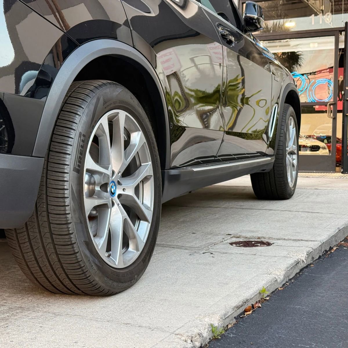 Used 2023 BMW X5 xDrive45e w/ Climate Comfort Package image 10