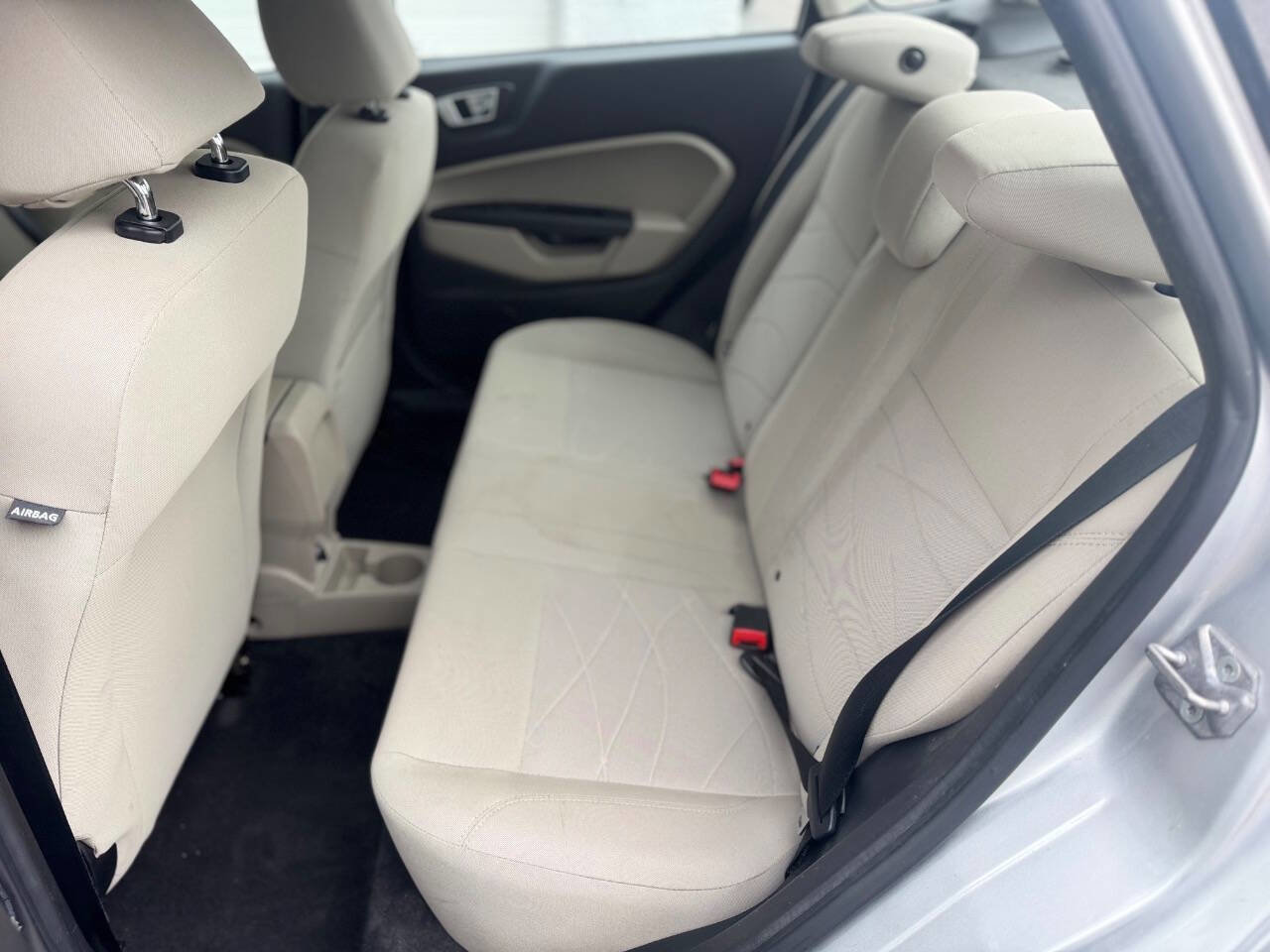 Used 2014 Ford Fiesta SE image 10