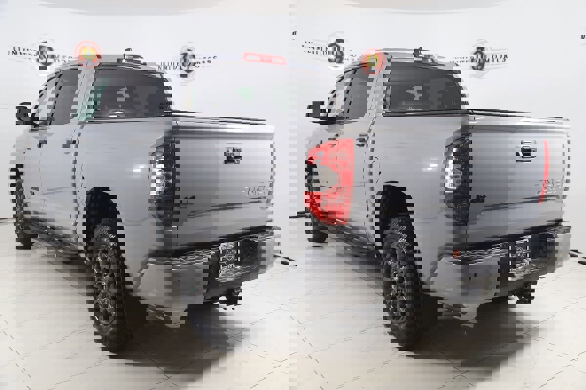 Used 2021 Toyota Tundra SR5 w/ Trail Edition image 4