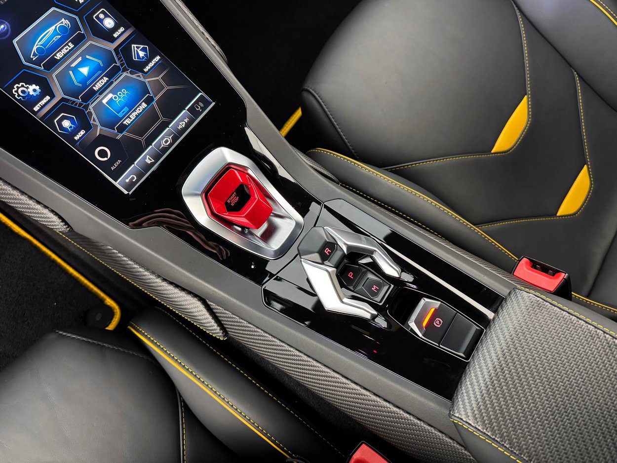 Used 2020 Lamborghini Huracan EVO image 22